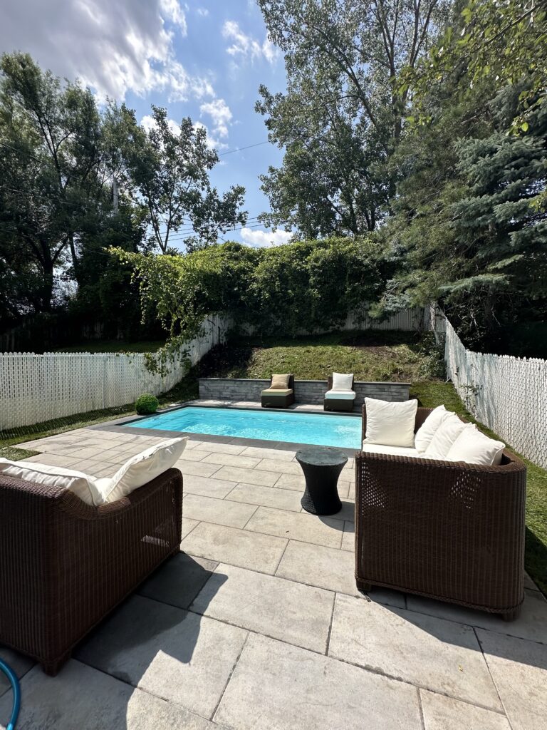 Piscine pour petite cours